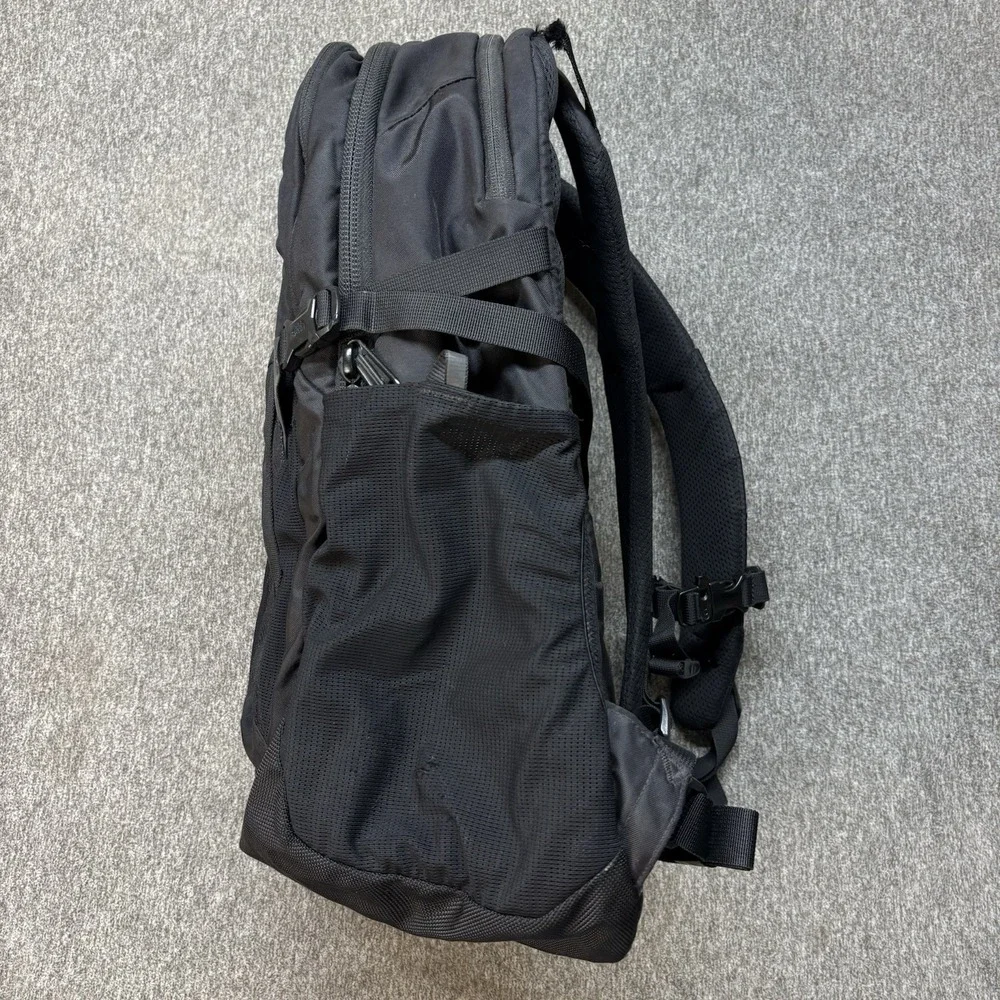 The North Face Lapttop Backpack Flexvent Black Large Recon